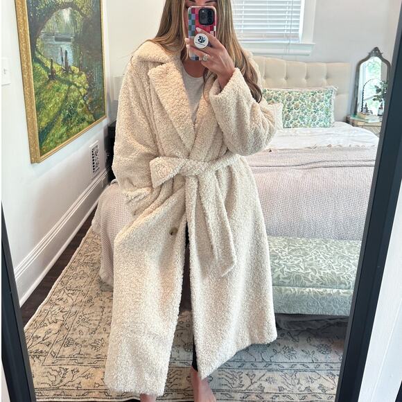 Vince Teddy Cream Faux Fur Long Wrap Coat Size Large - Picture 4 of 13